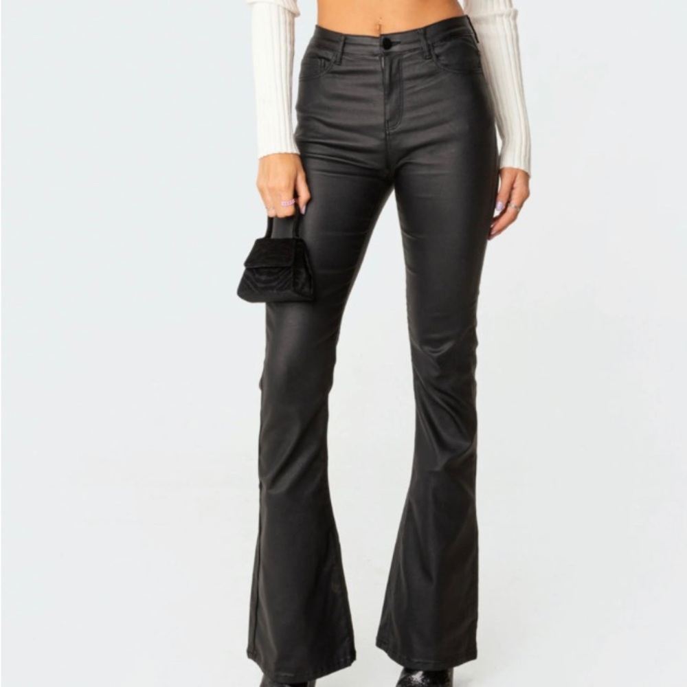 Edikted Luna faux Leather Flare jeans!